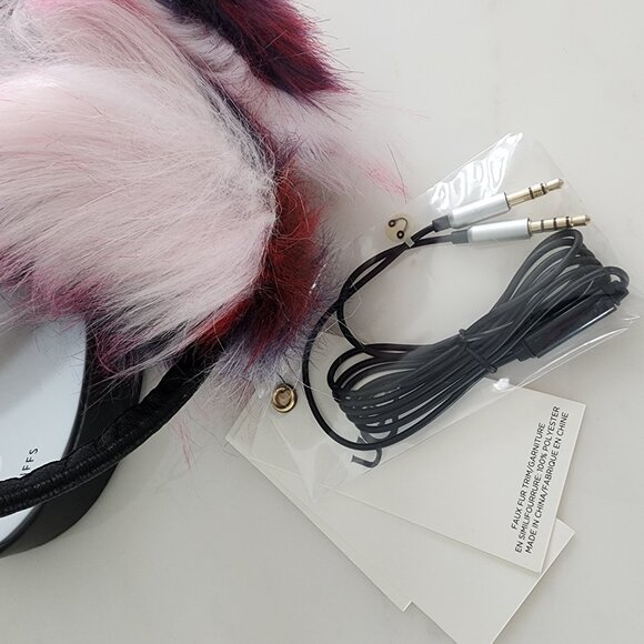 UGG Women’s Faux Fur Patchwork Earmuff – Cozy and Stylish Winter Essential!